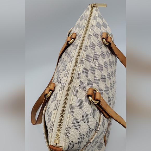 ๐ SOLD ๐ Louis Vuitton Totally PM in Damier Azur - Picture 9 of 17